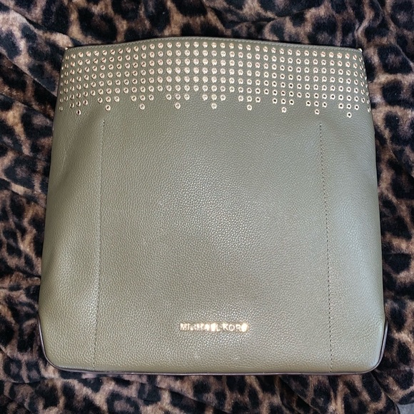 Hayes Leather Bucket Shoulder Handbag